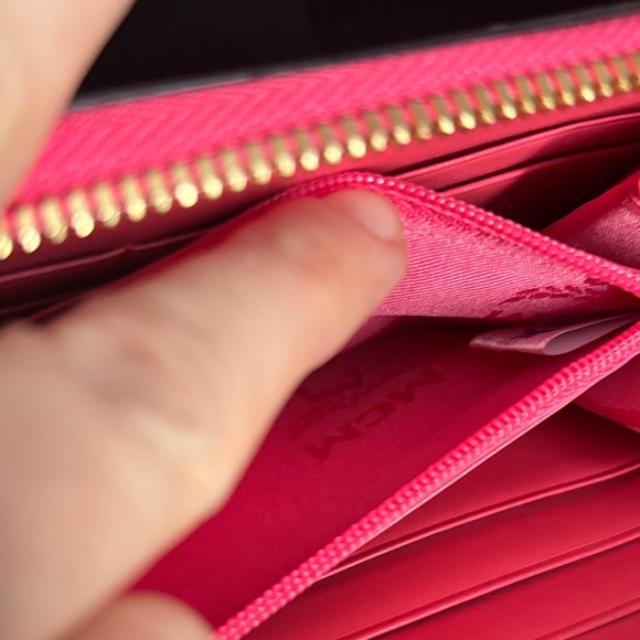 MCM LIKE NEW limited edition pink amazing condition - Picture 9 of 17